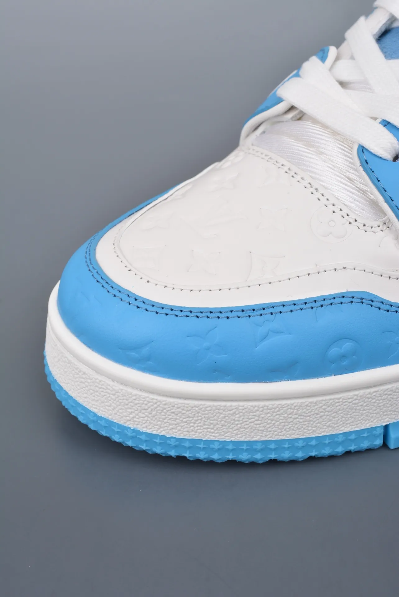 YASSW | Fake Rep Replica Louis Vuitton LV Trainer Sneaker Sky Blue - Size 10.0