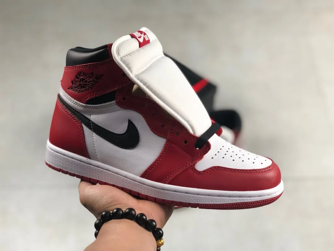 YASSW | Air Jordan 1 Retro High OG Chicago: The Classic Icon