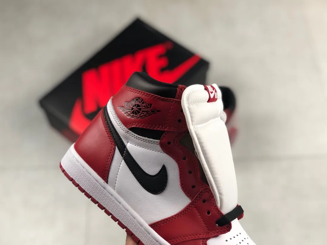 YASSW | Air Jordan 1 Retro High OG Chicago: The Classic Icon