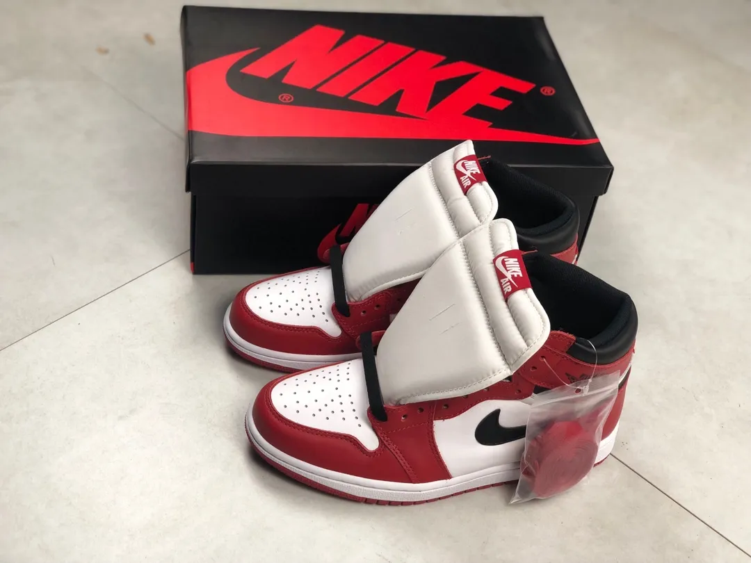 YASSW | Air Jordan 1 Retro High OG Chicago: The Classic Icon