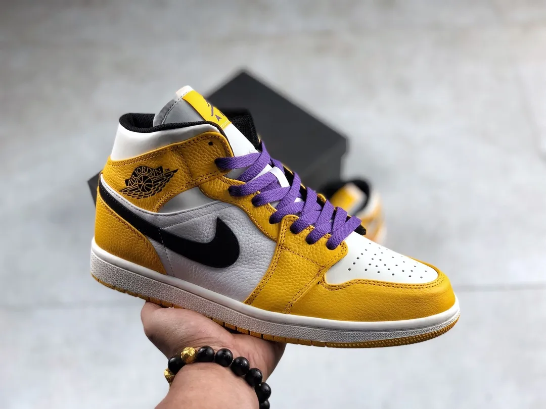 YASSW | Air Jordan 1 Mid SE 