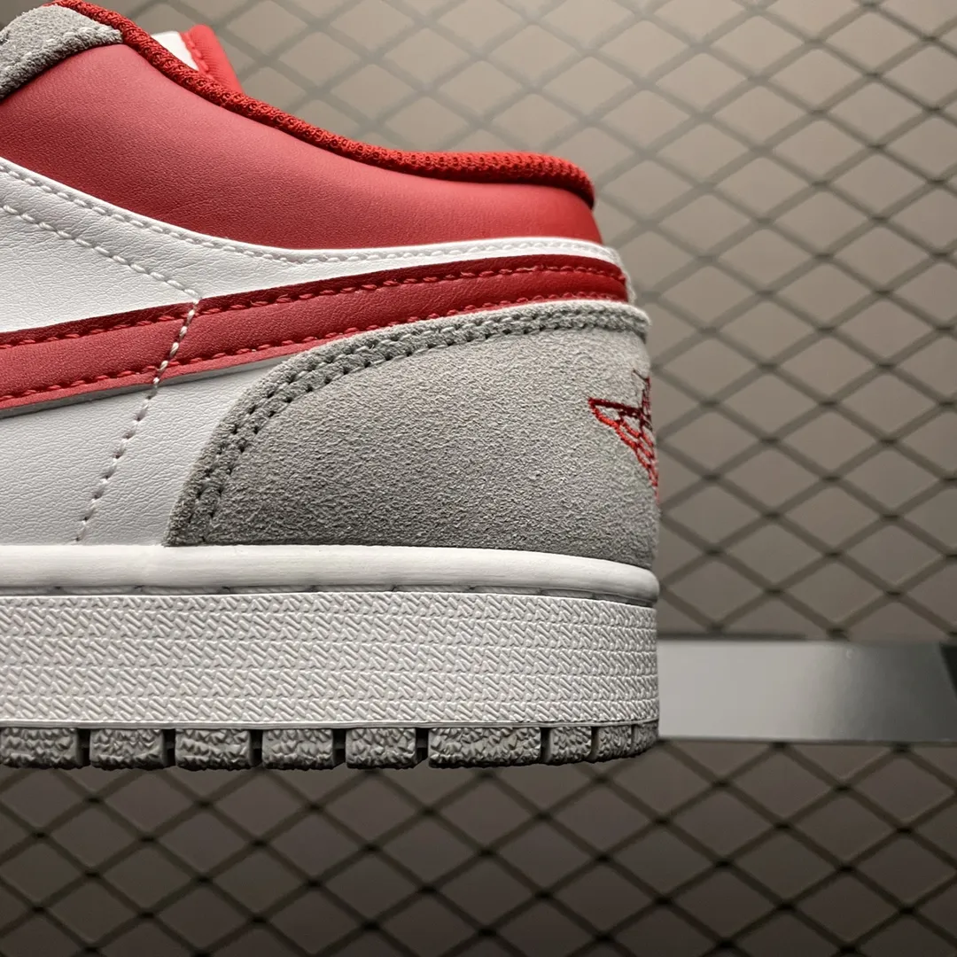 YASSW | Air Jordan 1 Low SE 'Light Smoke Grey Gym Red': A Style Icon