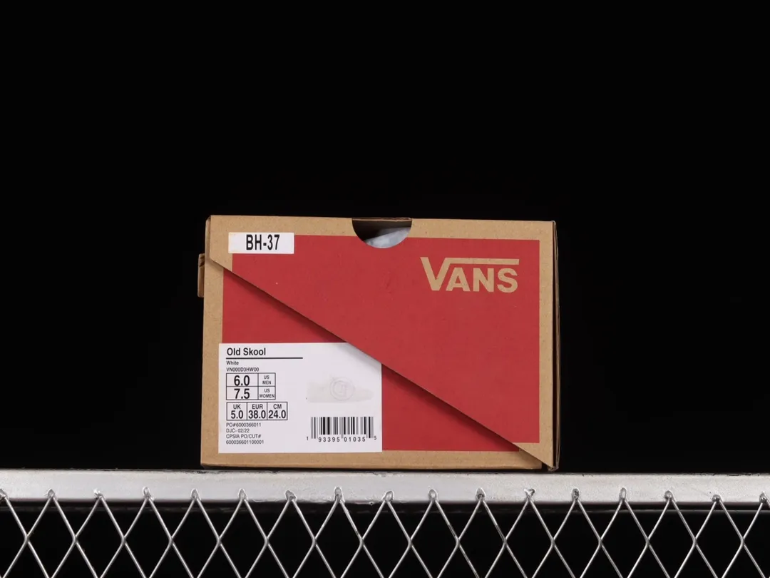 YASSW | Vans Old Skool Custom Made Shoes: White Collection Review