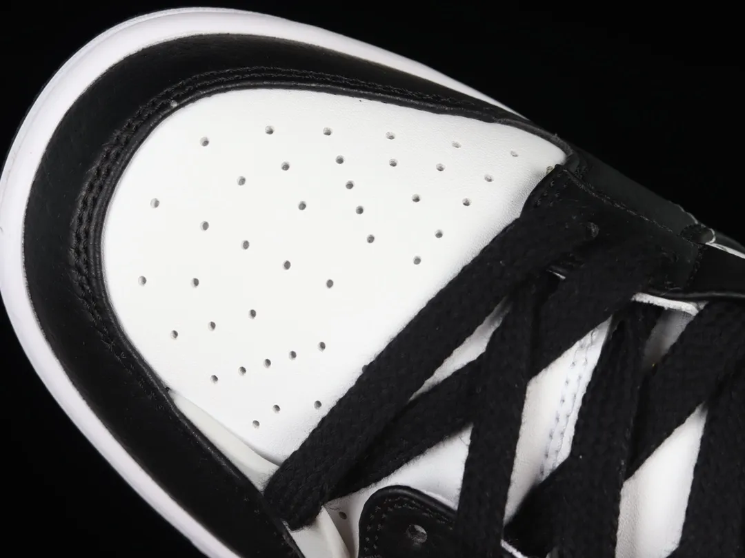 YASSW | Nike Dunk Low Disrupt 2 'Panda' Women's: A Stylish Classic in Black and White