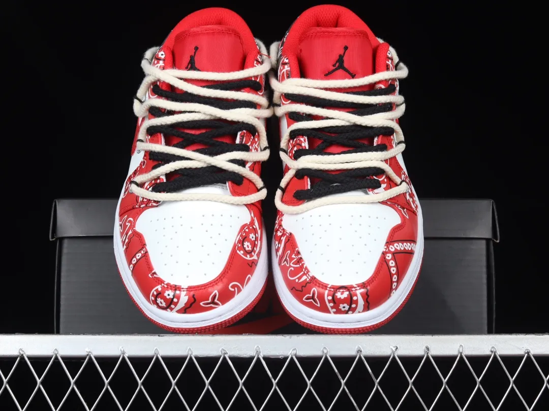 YASSW | Unveiling the Best of Air Jordan 1 Retro Mid Chicago Double Rope and More