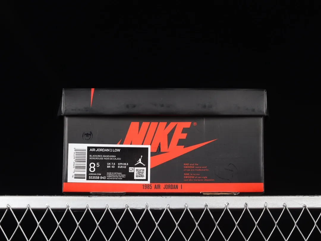 YASSW | Unveiling the Best of Air Jordan 1 Retro Mid Chicago Double Rope and More